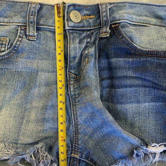 Express Cut Off Jean Shorts - Picture 12 of 13